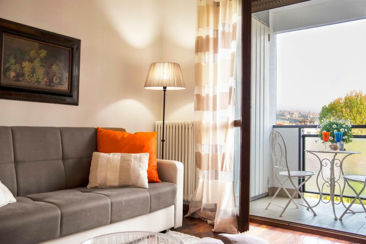 Apartment Chic Panoramic